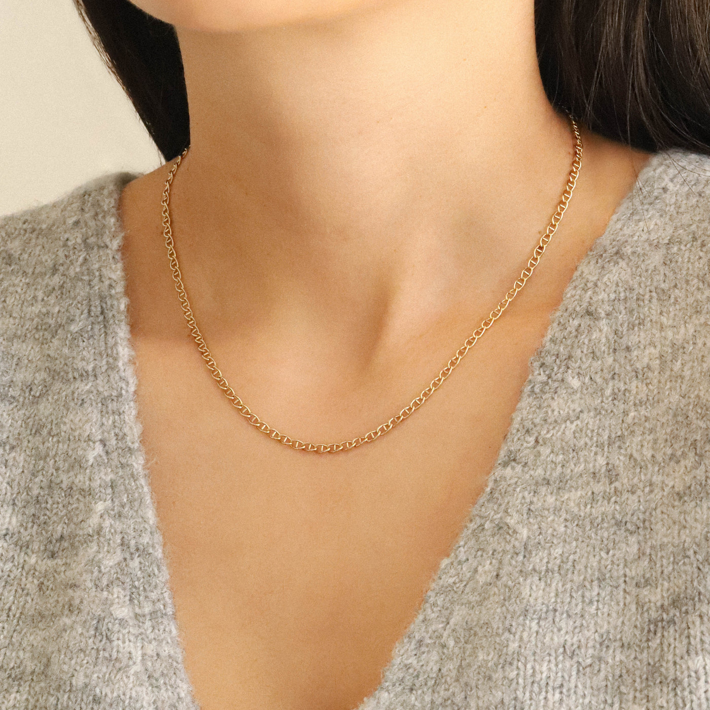 Gold chain necklace