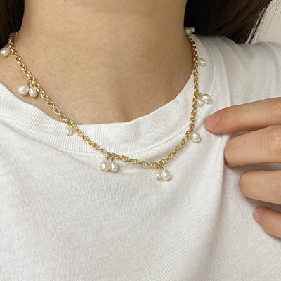 Gold chain necklace