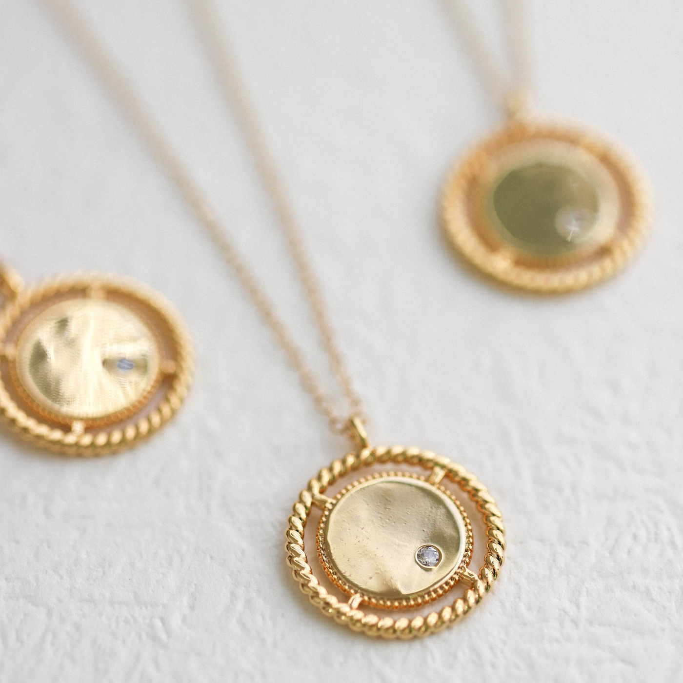 Gold coin pendant necklaces