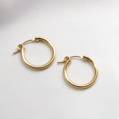 Gold earrings for everyday wear