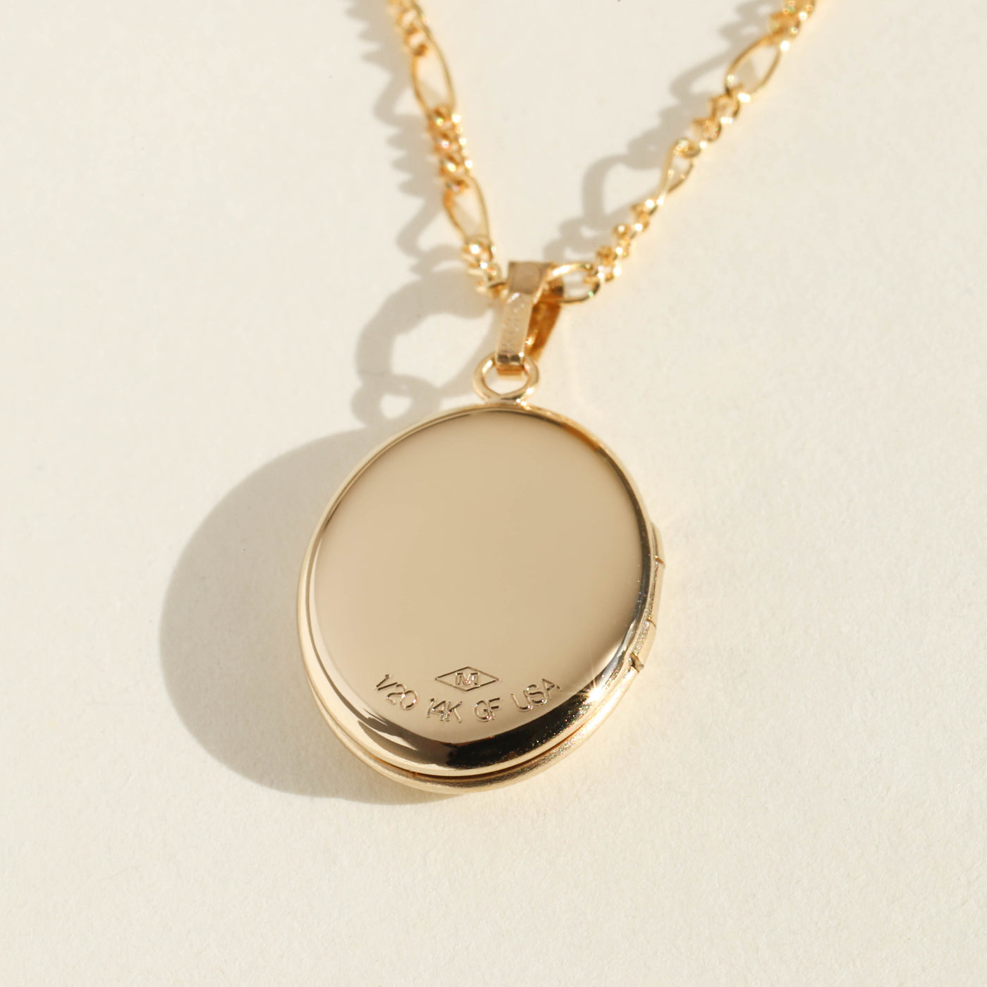 Locket pendant necklace