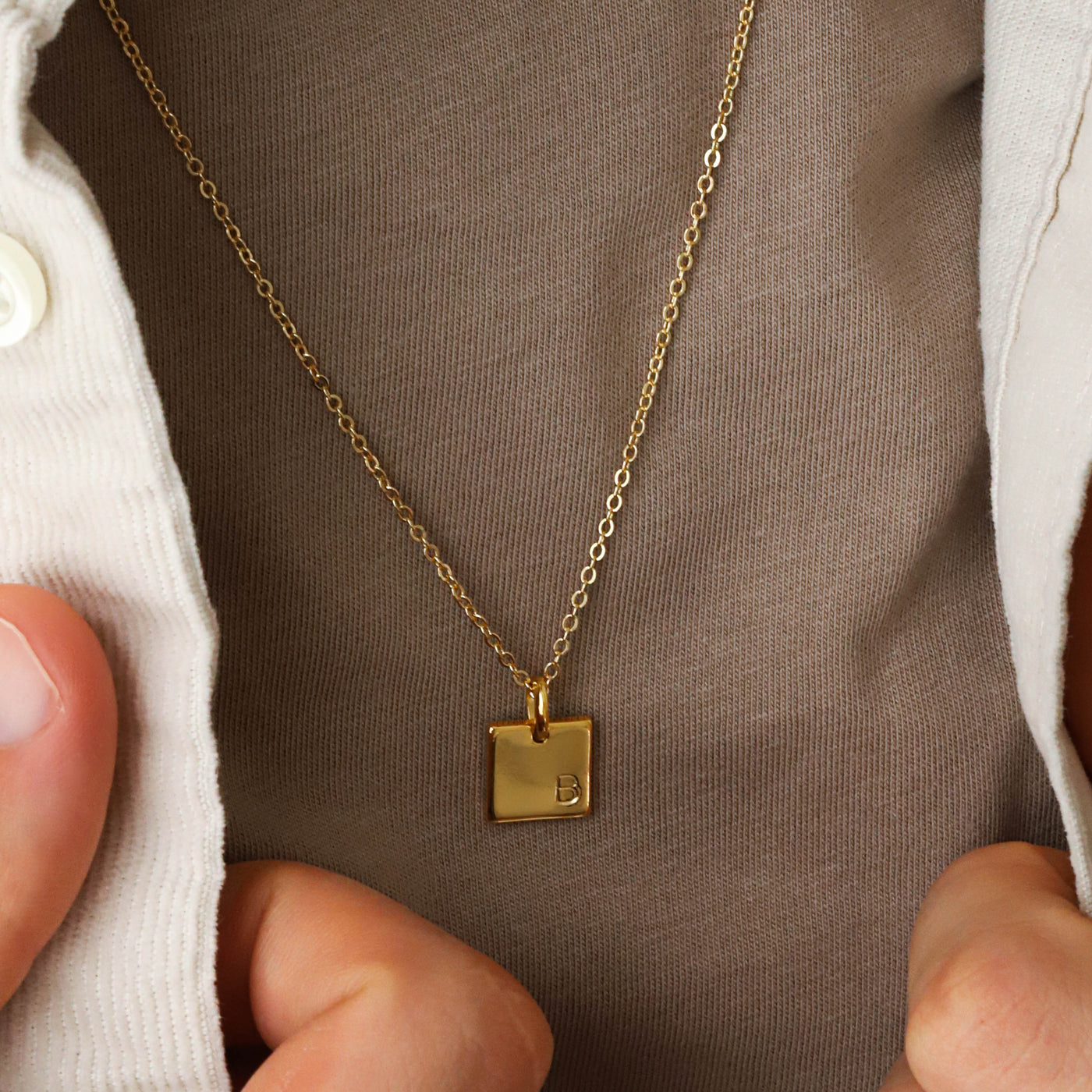 Men's gold pendant necklace